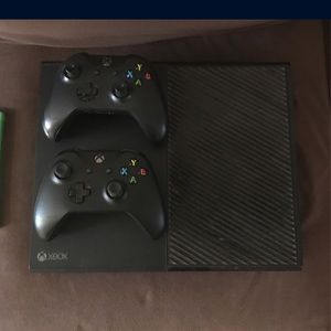 Xbox 1 Orginal/2 Controllers/Select # Of Games